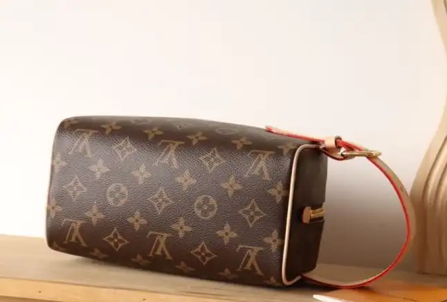 LV Cosmetic Bags 4192D-0160