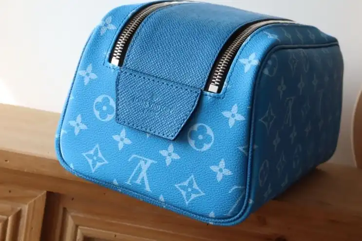 LV Cosmetic Bags 4192D-0162