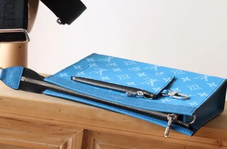 LV Clutch Bags 4192D-0164