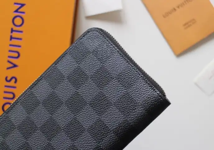 LV Wallets 4192F-0050