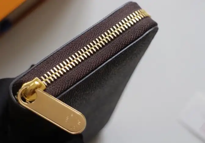 LV Wallets 4192F-0051