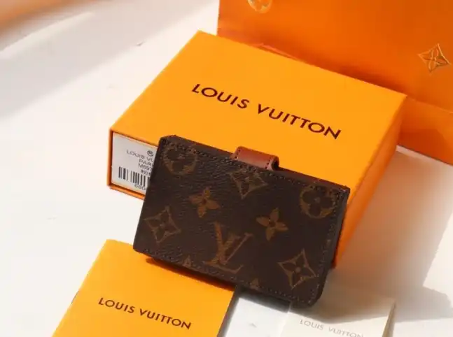 LV Wallets 4192F-0058