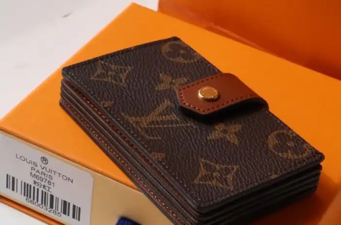 LV Wallets 4192F-0058