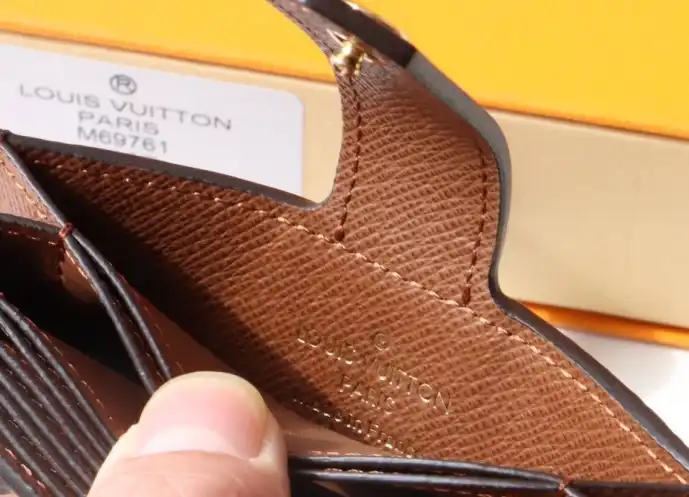 LV Wallets 4192F-0058