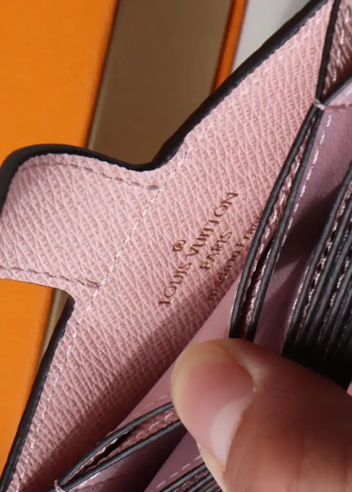 LV Wallets 4192F-0059