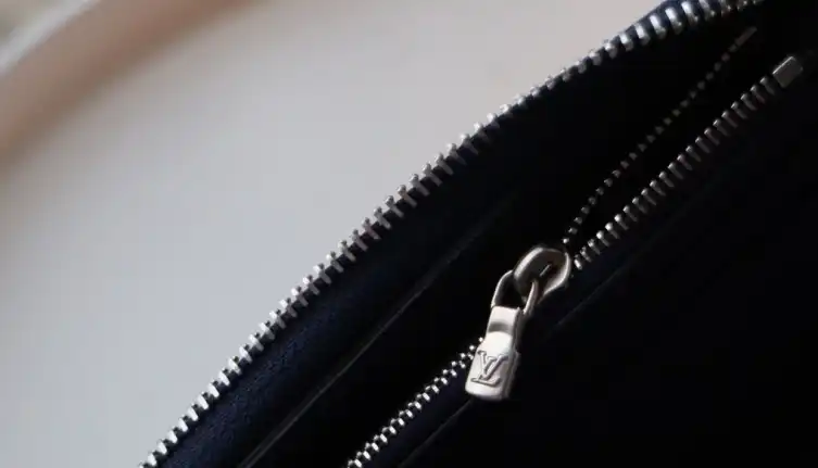 LV Wallets 4192F-0067