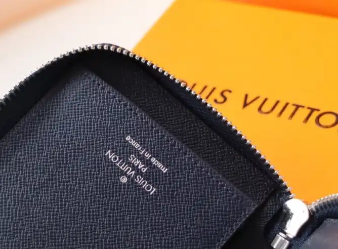 LV Wallets 4192F-0067