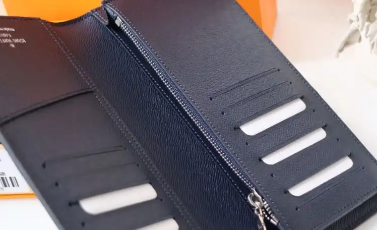 LV Wallets 4192F-0069