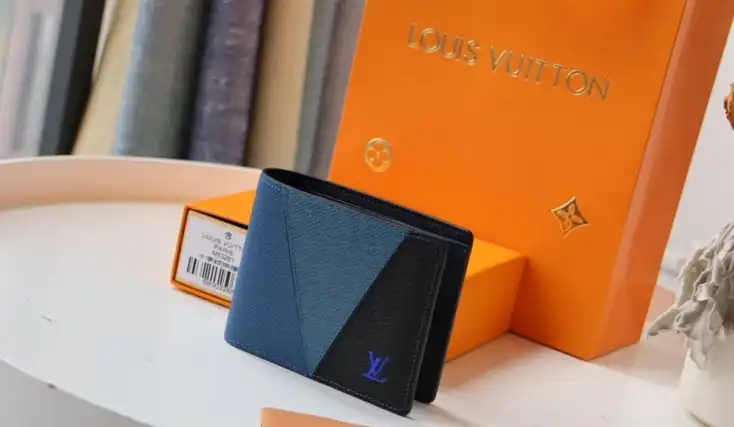 LV Wallets 4192F-0071