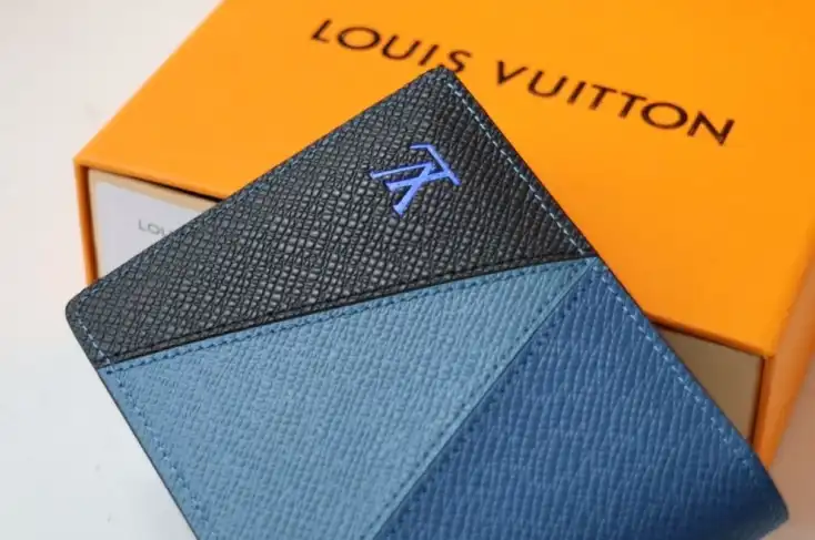 LV Wallets 4192F-0071