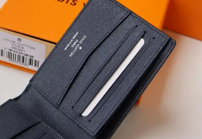 LV Wallets 4192F-0071