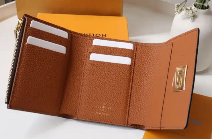 LV Wallets 4192F-0120