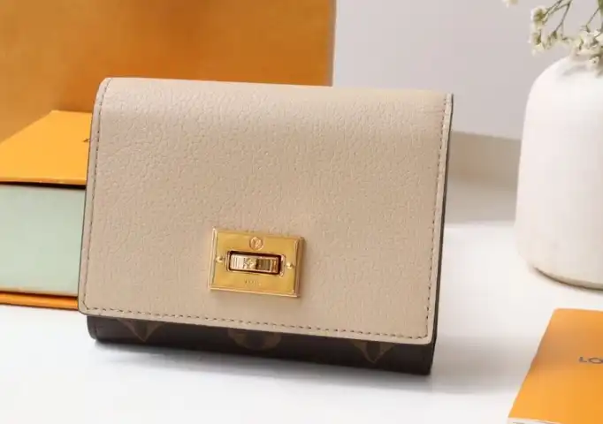 LV Wallets 4192F-0121