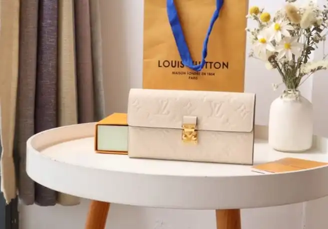 LV Wallets 4192F-0129