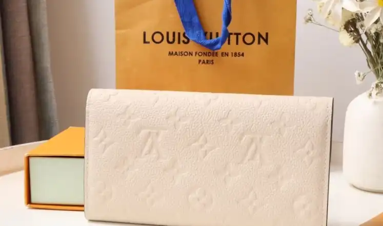 LV Wallets 4192F-0129