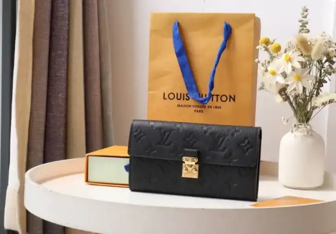 LV Wallets 4192F-0152