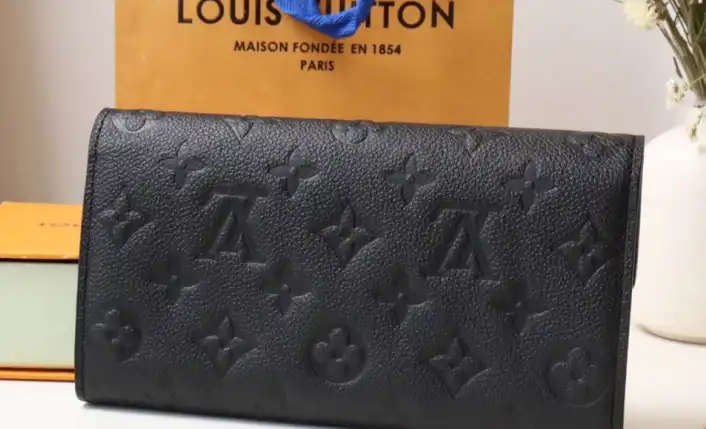 LV Wallets 4192F-0152
