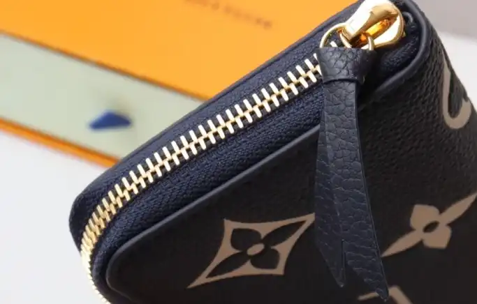 LV Wallets 4192F-0200