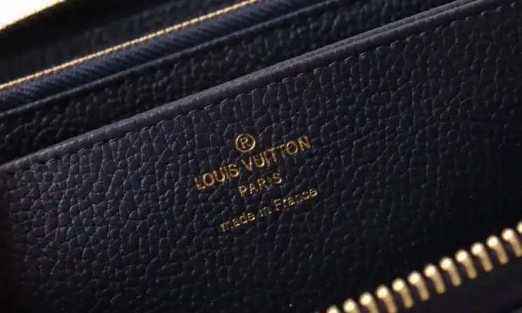 LV Wallets 4192F-0201