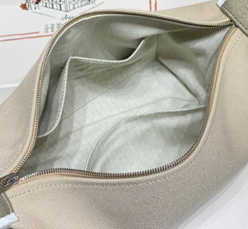Hermes Cosmetic Bags 4197-0597