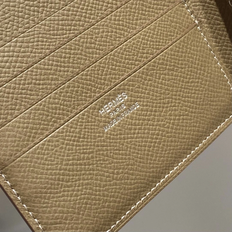 Hermes Wallets 4197-0694