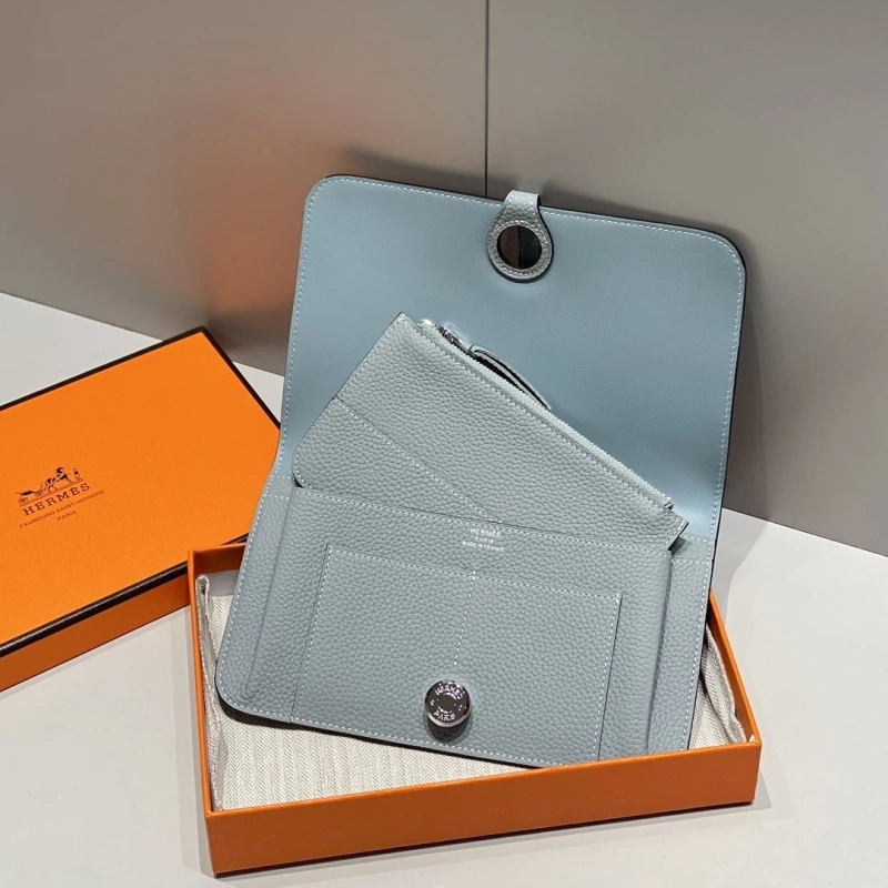 Hermes Wallets 4197-0696