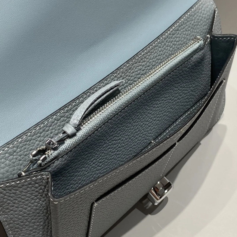 Hermes Wallets 4197-0696