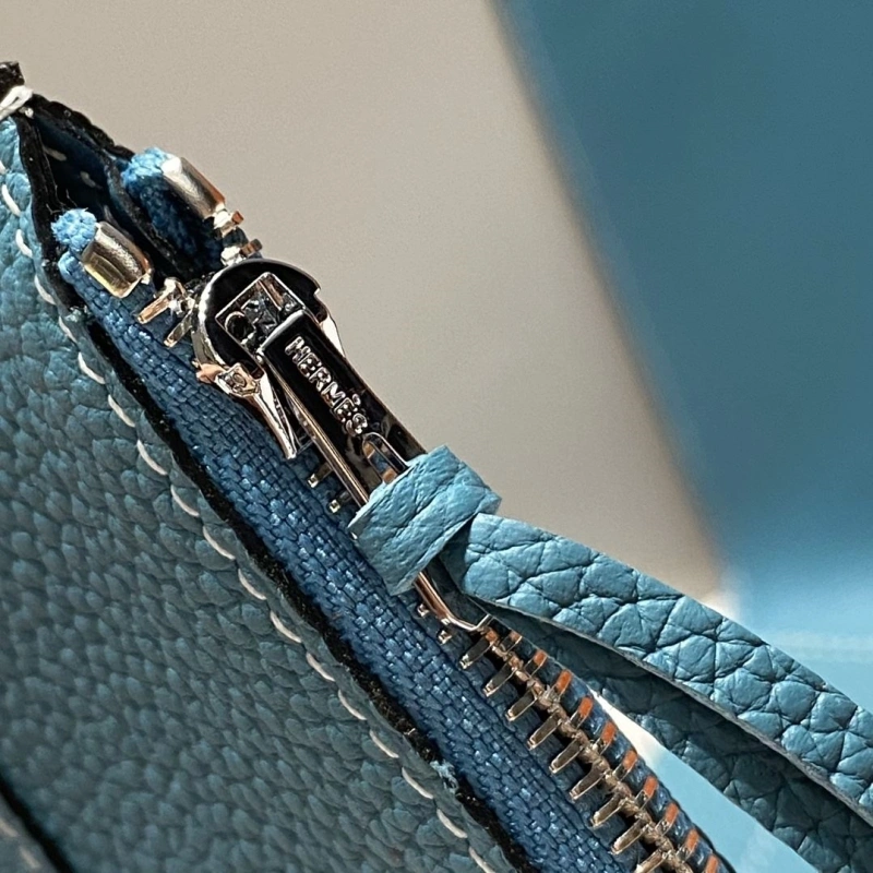 Hermes Wallets 4197-0698