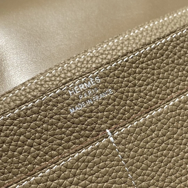 Hermes Wallets 4197-0699