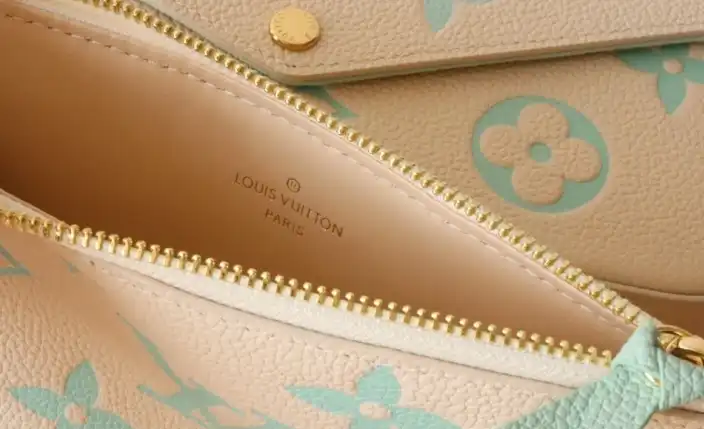 LV Wallets 4206A-0090