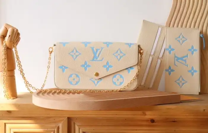 LV Wallets 4206A-0091