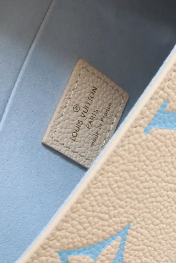 LV Wallets 4206A-0091
