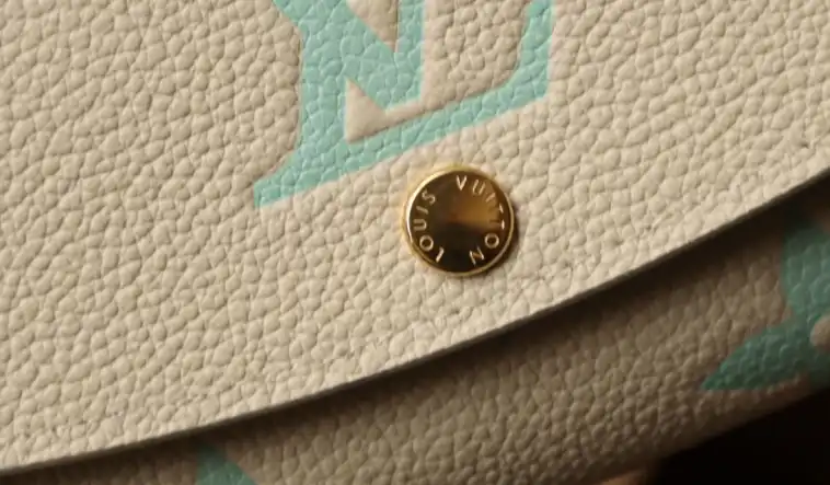 LV Wallets 4206A-0099