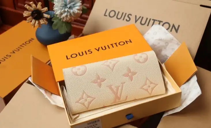 LV Wallets 4206A-0100