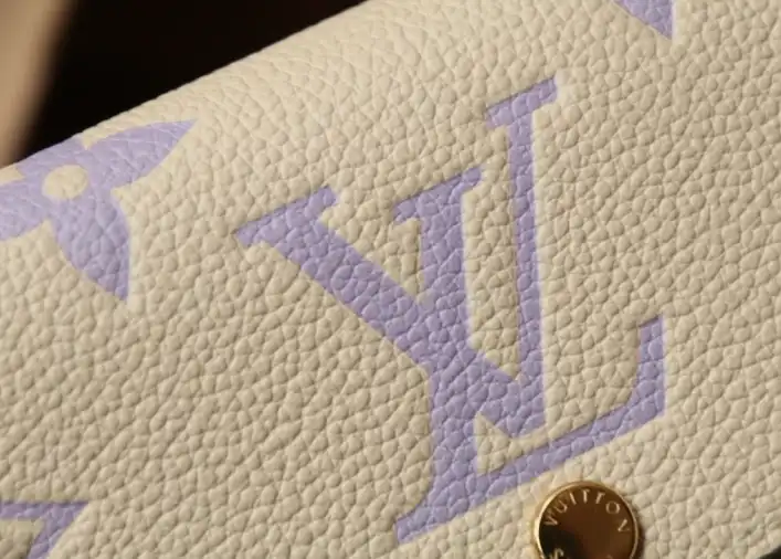 LV Wallets 4206A-0101