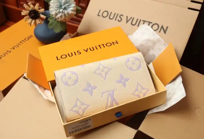LV Wallets 4206A-0103