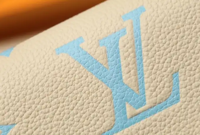 LV Wallets 4206A-0105