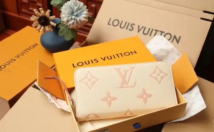 LV Wallets 4206A-0106