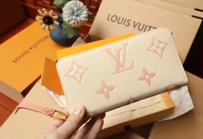 LV Wallets 4206A-0106