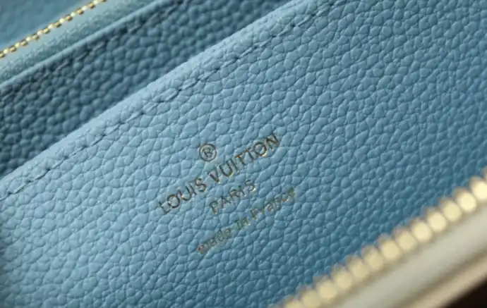 LV Wallets 4206A-0107