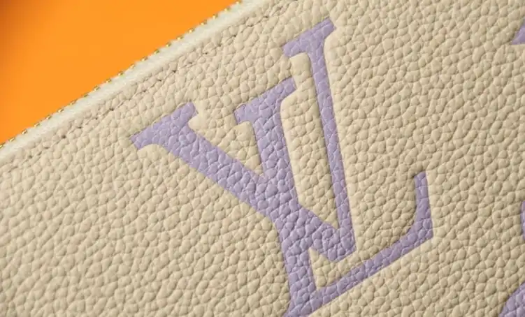 LV Wallets 4206A-0109