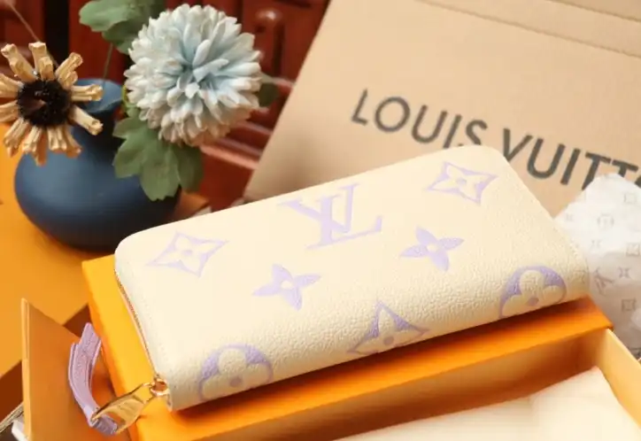 LV Wallets 4206A-0109