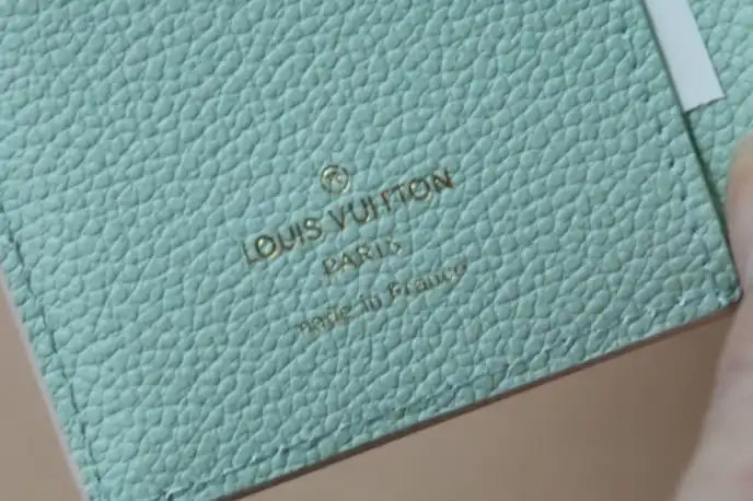 LV Wallets 4206A-0110