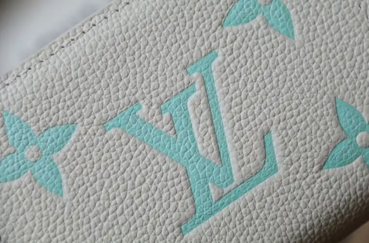 LV Wallets 4206A-0110