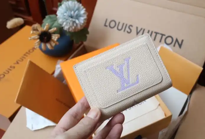 LV Wallets 4206A-0111