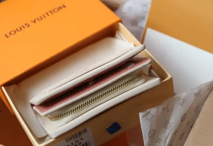 LV Wallets 4206A-0112