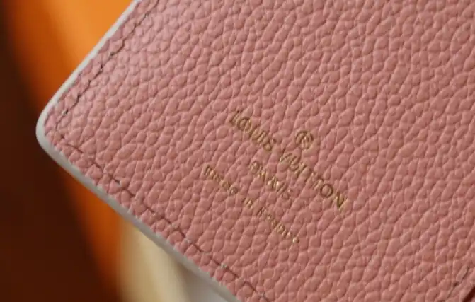 LV Wallets 4206A-0112