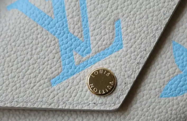 LV Wallets 4206A-0117