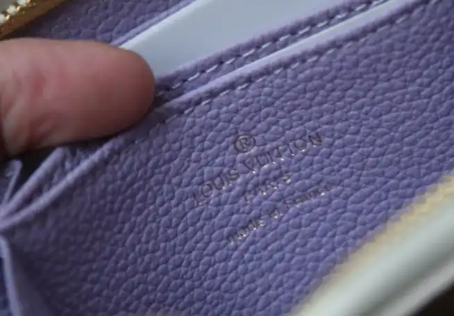 LV Wallets 4206A-0119