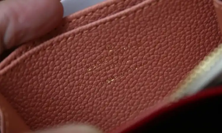 LV Wallets 4206A-0120